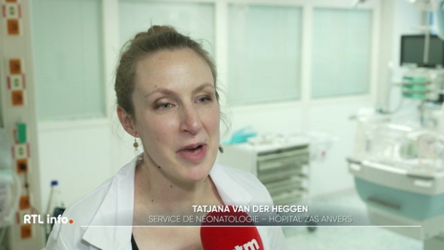 Notre tour de l'actualité en Flandre nous conduit à Anvers, où un hôpital utilise une poupée pilotée par ordinateur pour former les infirmières, mais aussi aux Pays-Bas, où des voyageurs ont été emmenés contre leur gré.