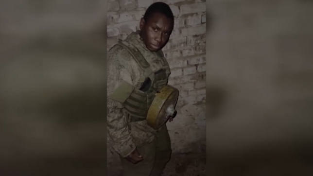 Un homme africain, désigné bombe humaine par l’armée russe