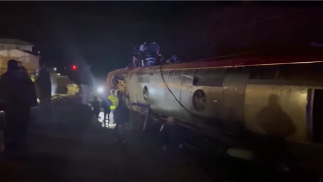 Un accident ferroviaire s’est produit dans le sud de l’Espagne dimanche, impliquant deux trains à grande vitesse qui ont déraillé. On déplore plusieurs dizaines de morts et de blessés.