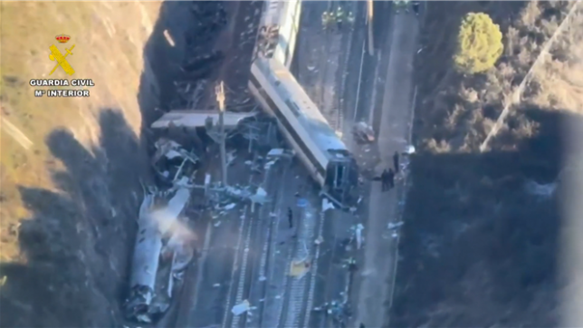 Un accident ferroviaire s’est produit dans le sud de l’Espagne dimanche, impliquant deux trains à grande vitesse qui ont déraillé. Le bilan des morts et des blessés continue de s'alourdir, et les services de secours sont encore sur place.