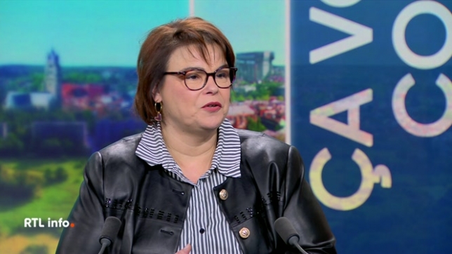 Les opérations dry january et tournée minérale sont l'occasion de faire le point sa consommation d'alcool au quotidien alors que le Belge a tendance à la sous-estimer. Porte-parole de l'Aviq, Lara Kotlar évoque les bienfaits sur la santé et sur le corps de ces pauses sans alcool.