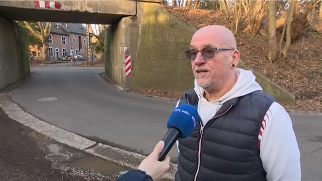 Un accident a eu lieu sur le réseau TEC Liège-Verviers. Un chauffeur a percuté un pont. Selon certains passagers, il roulait à une vitesse excessive et de manière imprudente.