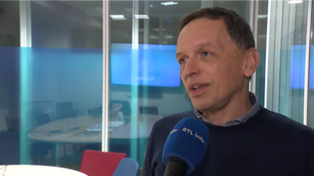 Une équipe de RTL info a assisté lundi soir à une vaste opération menée par l'ONSS. Le contrôle concernait une entreprise de nettoyage et ses employés, qui officie dans un dépôt de la STIB. Il s’est déroulé après une enquête interne approfondie. L’objectif de l’ONSS était notamment de vérifier si l’ensemble des travailleurs est correctement déclaré.