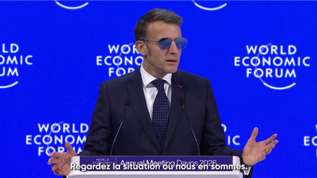 Le président français, présent à Davos, abonde dans le sens des autres dirigeants européens en appelant l’UE à brandir la menace commerciale si cela est nécessaire.