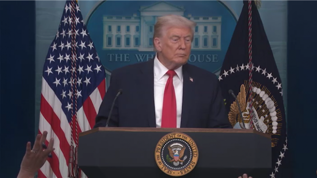 Interrogé sur ses intentions concernant le Groenland, Donald Trump s’est contenté d’une courte réponse lors d’une conférence de presse décousue à la Maison Blanche.