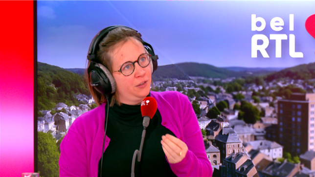 Ancienne professeure, Manon Lepomme a saisi l’occasion de son passage chez Benjamin Maréchal pour rappeler la réalité du quotidien des enseignants.