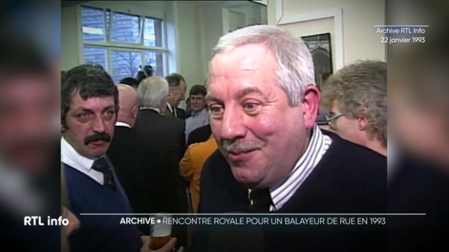 L'archive du jour évoque la rencontre entre Pierre Baas, un balayeur de rue de Bruxelles-Propreté, et le roi Baudouin, venu visiter l'agence de propreté publique.