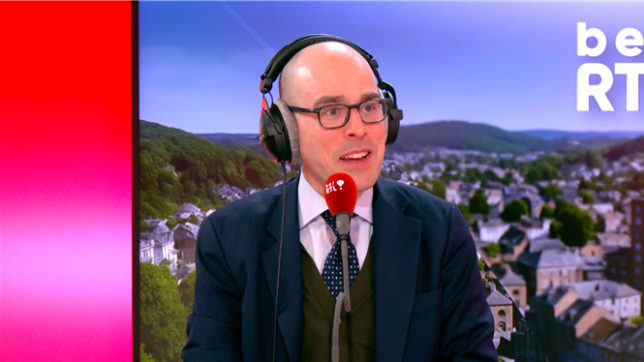 Une vidéo sur les flatulences dans l’espace, devenue virale, a valu au professeur Fabrizio Bucella un message de félicitations inattendu : celui de l’astronaute belge Raphaël Liégeois. Invité sur bel RTL, le scientifique est revenu avec humour sur cette séquence qui illustre un principe fondamental de physique.