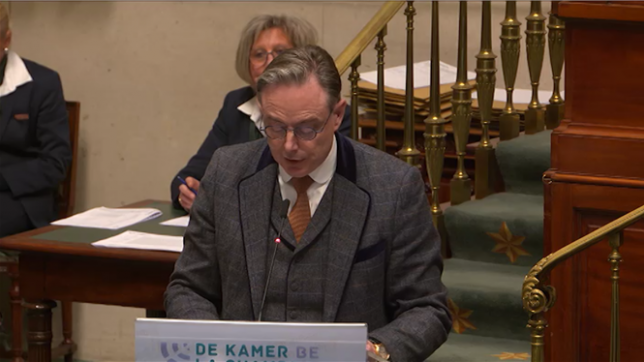 Le Premier ministre Bart De Wever a réaffirmé ce jeudi à la Chambre que la Belgique ne céderait pas sa souveraineté face aux pressions américaines sur le Groenland.