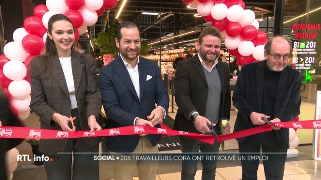 Aujourd'hui, Delhaize a inauguré son premier magasin sur un ancien site de Cora, celui de Neerpede. Au total, 1.455 personnes ont été impactées par ces changements; seuls 156 travailleurs ont déjà un nouveau travail notamment au sein des magasins Delhaize.