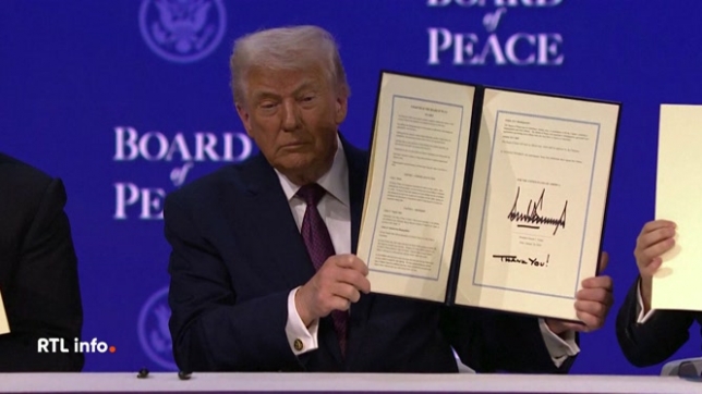 Le président américain a inauguré aujourd'hui son fameur Conseil de paix. Une vingtaine de pays ont accepté de rallier cette instance que Donald Trump compte présider. La Belgique a été invitée à en faire partie mais a décidé de ne pas y participer en l'état actuel.
