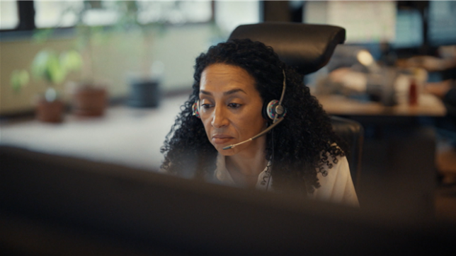 Dans le tumulte quotidien de la centrale 112 à Bruxelles, chaque appel peut faire basculer une journée. Celui d’un travailleur du CPAS met en lumière la complexité des décisions médicales et humaines face à la précarité.