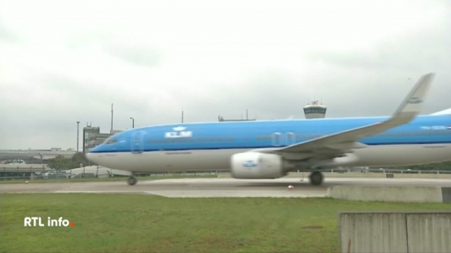 Les tensions entre les USA et l'Iran impactent le trafic aérien. Suspendue hier, la desserte d'Air France vers Dubaï a repris ce midi. Du côté de KLM, la liaison vers Dubaï est toujours interrompue, ainsi que celles vers Tel Aviv, Damas et Riyad. Et Lufthansa a gelé ses vols vers et depuis Téhéran.