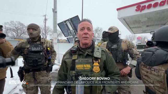 Gregory Bovino est devenu en quelques semaines le visage de la répression anti-immigration décidée par l'administration Trump aux Etats-Unis. Le policier âgé de 55 ans, qui ne laisse personne indifférent, a travaillé pendant plus de 20 ans au sein de la police des frontières. Portrait.