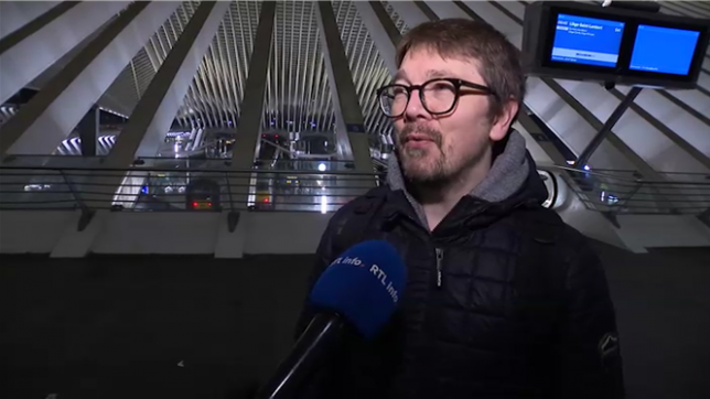 Une grève de cinq jours a débuté sur le rail et sur les routes ce lundi. Du côté de la SNCB, les syndicats protestent en front commun contre l’avant-projet de réforme ferroviaire porté par le ministre de la Mobilité. À la gare de Liège-Guillemins, les perturbations sont pour l'heure, minimes grâce à un service alternatif.