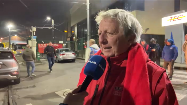 Une assemblée générale avait lieu ce matin au dépôt Tec de Jumet. Le personnel est en colère et le blocage est total. Aucun bus ne sort du dépôt de Jumet ce matin, et ce sera vraisemblablement le cas toute la semaine.