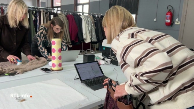 Phénomène déjà répandu aux Etats-Unis et en France, la location de vêtements arrive en Belgique. Quatre enseignantes de Soignies ont lancé une première plateforme belge de location. Présentation de Muchachas.