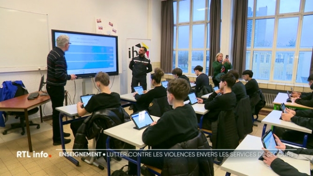 Le SPF Intérieur lance une initiative pour lutter contre les violences visant les services de secours. Des pompiers se rendent désormais dans les classes pour témoigner des agressions qu'ils ont subies, et ainsi sensibiliser les jeunes, parfois auteurs de ces actes. Exemple à Bruxelles.