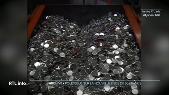 Pas encore le passage à l'euro mais plutôt la mise sur le marché de la pièce de 50 francs qui devait à terme remplacer le billet de 50. Cette pièce ne faisait pas l'unanimité. Convertie à aujourd'hui, cette pièce vaudrait un euro 25.