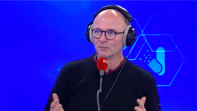 Chaque semaine, Caroline Fontenoy et son invité prennent le temps d'aborder une thématique importante dans le vidéocast Capital Santé.