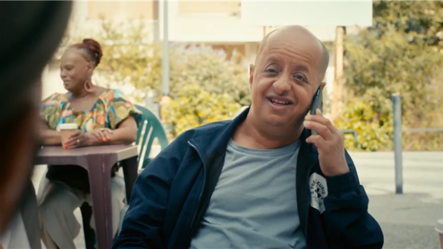 Pour cette nouvelle aventure, Samir doit gérer les enfants d’une ex-mannequin dans un univers qui n’est pas le sien. Un choc des mondes à ne pas manquer !