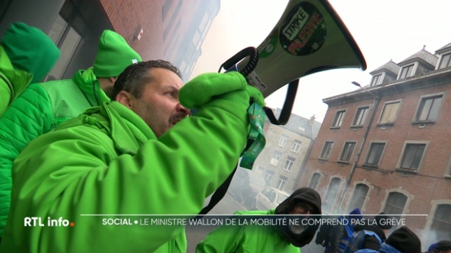 Un 3ème jour de mobilisation marqué par de nombreuses perturbations et une action menée, ce matin, devant le siège de l'Opérateur de Transport de Wallonie, à Namur. Une délégation des travailleurs a été reçue par le ministre wallon de la Mobilité.