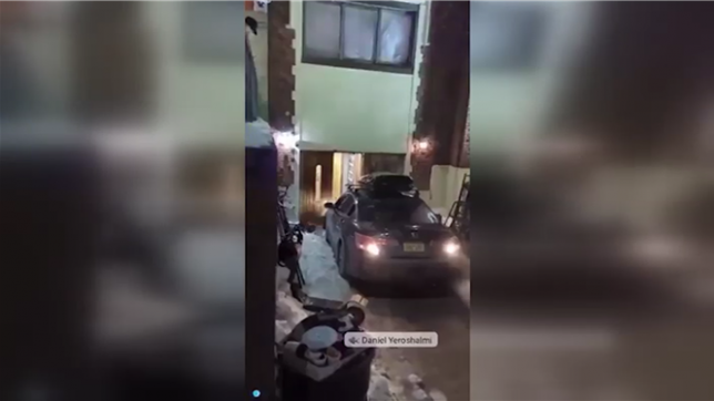 Un homme fonce en voiture dans un établissement juif de New York