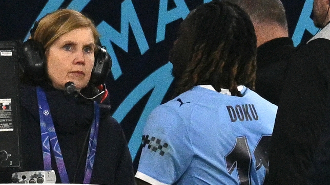 Jérémy Doku sort sur blessure contre le Galatasaray.