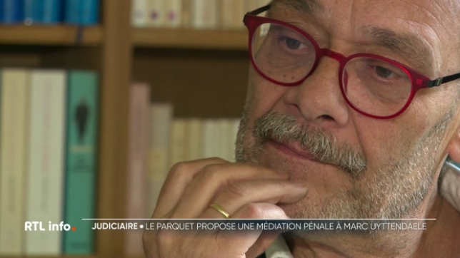 Alors qu'il niait jusqu'à présent les faits dénoncés par son ancienne stagiaire, le célèbre avocat belge Marc Uyttendaele admettrait désormais une partie des faits dénoncés, à savoir des gestes à connotation sexuelle non-consentis. Le parquet propose une médiation pénale, une démarche rare et sensib