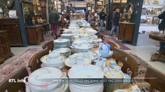 Les brocantes permettent souvent de dénicher des services rétros ou encore des assiettes pleines de charme. Mais selon une étude, la vaisselle du début du XXe siècle pourrait contenir des métaux lourds dans l'émail ou les dorures. Faut-il s'inquiéter ?