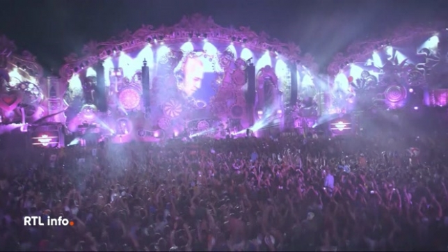 Retour sur l'actualité de la semaine en Flandre. Un procès pour fraude bancaire s'est ouvert à Gand, il implique un ancien directeur et un ancien ministre. Un Brugeois est quant à lui emprisonné au Cambodge mais pourrait purger sa peine en Belgique.