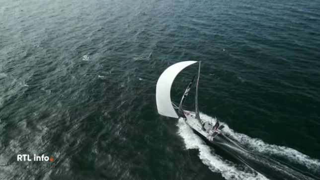 Quentin Debois, 38 ans, vient de battre le record de la traversée de l'Atlantique en solitaire à bord d'un Mini 6,50, devenant le premier Belge à signer un record mondial à la voile, avant de viser celui dans l'autre sens en juin.