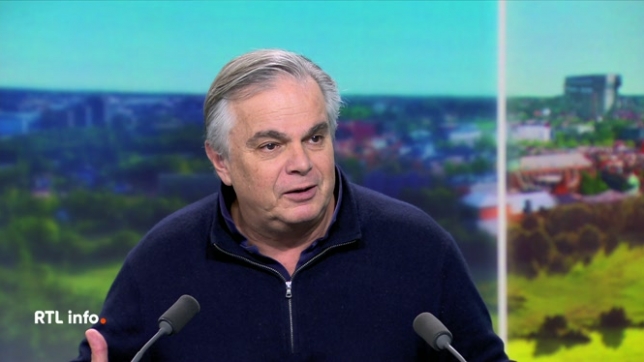 Alexandre Jardin emmène le lecteur en Chine, dans la région de l'Himalaya, il y a 3.000 ans dans son nouveau roman La femme qui créa l'amour paru aux éditions Michel Lafon. Rencontre avec un auteur passionné par le sentiment amoureux.