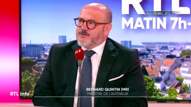 Interpellé par Thomas Dermine hier dans Face à Buxant à propos de la distribution des tests salivaires destinés à lutter contre la cocaïne, Bernard Quintin a indiqué qu'il fallait s'adresser à la ministre de la Justice Annelies Verlinden, compétente dans le dossier. Explications.