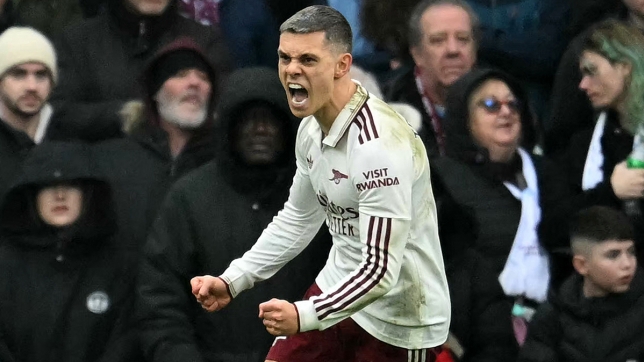 Leandro Trossard vise la finale en Carabao Cup.