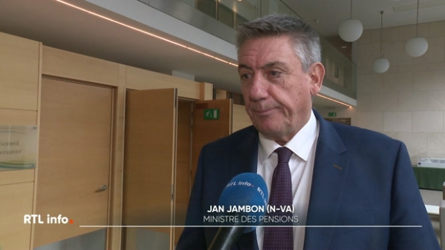 Les chômeurs et les bénéficiaires de préretraite accumuleront moins de droits à la pension. Cette nouvelle mesure du gouvernement De Wever, en vigueur depuis peu, vise à limiter l'impact des périodes de chômage sur le calcul des pensions.