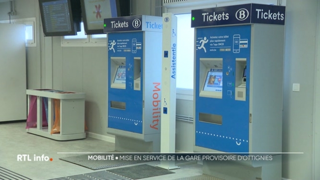Un vaste chantier débute à la gare d'Ottignies, qui sera entièrement démolie pour laisser place à une infrastructure modernisée. Dès aujourd'hui, les navetteurs doivent passer par une gare provisoire. Le point en direct avec Sébastien Prophète.
