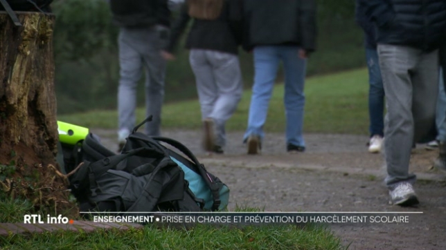 Le harcèlement scolaire touche un enfant sur cinq en Fédération Wallonie-Bruxelles. Beaucoup n'osent pas en parler, mais des formations aident désormais les éducateurs à repérer les signes, et plusieurs structures d'écoute existent pour soutenir les victimes.