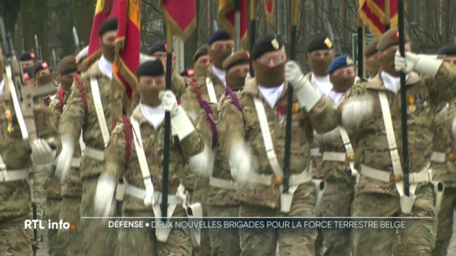 La 1ère et la 7e Brigade de la Force terrestre belge sont réactivées : l'armée sera à nouveau scindée pour gagner en efficacité, notamment dans le cadre des missions de l'OTAN, avec une brigade néerlandophone à Bourg-Léopold et une francophone à Marche-en-Famenne.