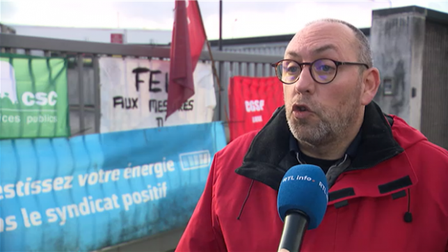 Le gouvernement souhaite revoir les conventions collectives de travail du réseau LETEC. Une annonce qui a poussé les travailleurs à partir en grève depuis la semaine dernière. Heures de chaleur, jour de repos payé double, chèque-repas : des points de tension non-résolus qui risquent de prolonger cette grève.