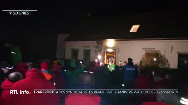 Entre 100 et 200 syndicalistes des TECS ont réveillé le ministre wallon des Transports ce matin. C'est une réaction aux déclarations faites par François Desquesnes hier sur notre antenne. Une timide reprise du dialogue avant une réunion plus officielle demain.