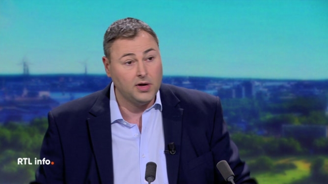 En plateau, Benjamin Maréchal évoque son émission diffusée ce soir sur RTL tvi, Le bureau des arnaques. Ce soir, on évoque l'arnaque aux joints de culasse. C'est un piège tendu à ceux qui vendent leur voiture.