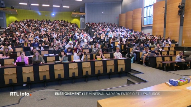 Le minerval pour les études supérieures passera l'année prochaine à 1.194 euros par an. Une hausse de 30% par rapport à cette année. Il y a plusieurs tarifs intermédiaires moins élevés qui dépendront des revenus du ménage.