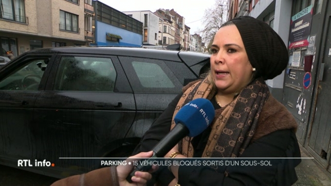 Les voitures des habitants d'un immeuble de Molenbeek ont été coincées en sous-sol à cause d'un problème au monte-charge de leur parking. Après 18 mois, suite à une décision de justice, les 15 véhicules ont pu revoir la lumière du jour.