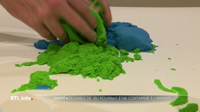 Par mesure de précaution, les autorités belges demandent aux commerçants de retirer le sable de jeu de la vente. Elles comptent faire des analyses complémentaires pour vérifier la présence ou non d'amiante.