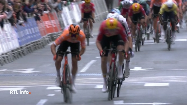 Le jeune américain Andrew August a remporté au sprint la 3e étape du tour de Valence, entre Orihuela et San Vicente del Raspeig. Girmay conserve la tête du classement général et Remco Evenepoel est toujours 7e.