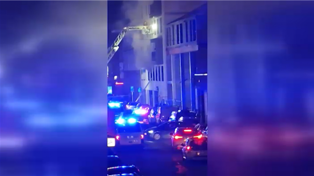 Un homme a perdu la vie et trois autres personnes ont été blessées vendredi soir dans l’incendie d’une maison de repos dans le centre de Liège, a indiqué le parquet. Le pronostic vital de deux blessés est engagé. Le feu a pris peu avant 20h30 au premier étage de la maison de repos Franki, située rue Grétry. Parmi les résidents, un homme est décédé, intoxiqué par les fumées d’incendie selon l’exploitant de la maison de repos Vulpia.