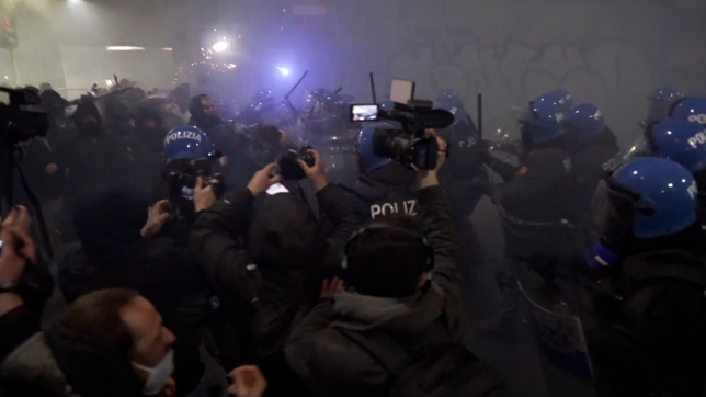 grab police milan .jpg