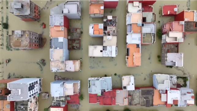 Des pluies diluviennes frappent le nord du Maroc, provoquant l’évacuation de plus de 150.000 personnes, notamment autour de Ksar al-Kebir, où la crue du fleuve Sebou a isolé plusieurs villages.