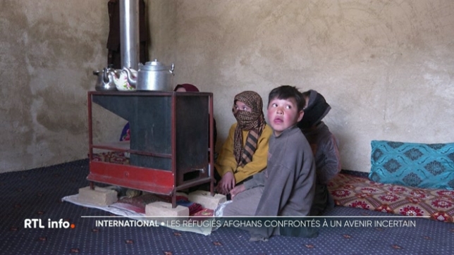 Le HCR, l'Agence des Nations Unies pour les réfugiés, constate une forte augmentation du nombre d'Afghans qui rentrent dans des conditions difficiles depuis l'Iran. Ils construisent des maisons pour les accueillir au mieux.